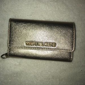MICHAEL KORS iphone 5 Gold Wallet Case